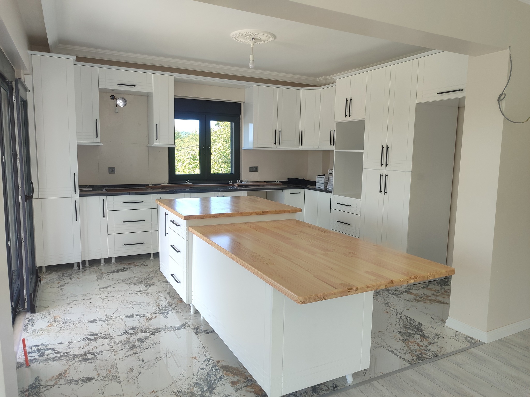 Yüksel Mobilya - Ada Mutfak Projesi